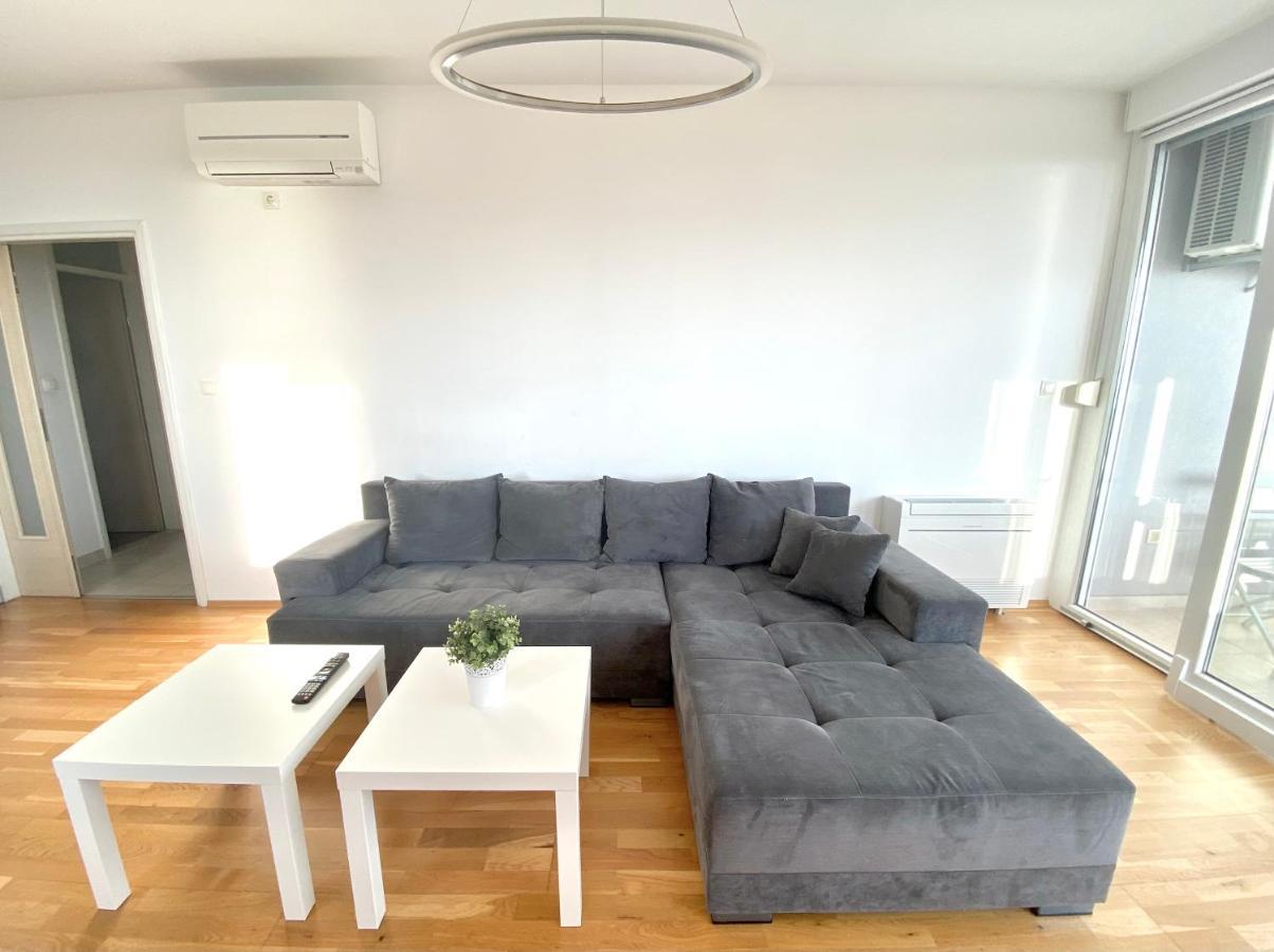 Vista Apartment *